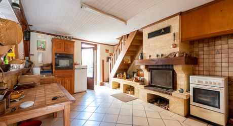 EXCLUSIVITE - Secteur CAZALS - Maison en pierre, dépendances, garage avec grand jardin 