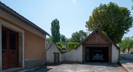 EXCLUSIVITE - Secteur CAZALS - Maison en pierre, dépendances, garage avec grand jardin 