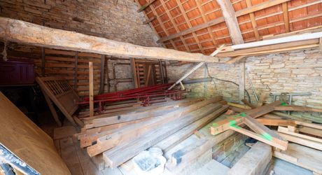 EXCLUSIVITE - Secteur CAZALS - Maison en pierre, dépendances, garage avec grand jardin 
