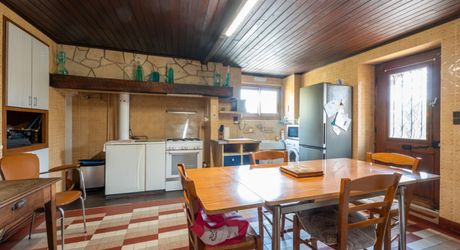 Secteur CATUS - Dans un joli village typique, Maison ancienne et dépendances avec jardin de 398 m²