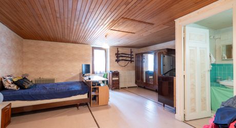 Secteur CATUS - Dans un joli village typique, Maison ancienne et dépendances avec jardin de 398 m²