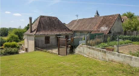 Secteur CATUS - Dans un joli village typique, Maison ancienne et dépendances avec jardin de 398 m²