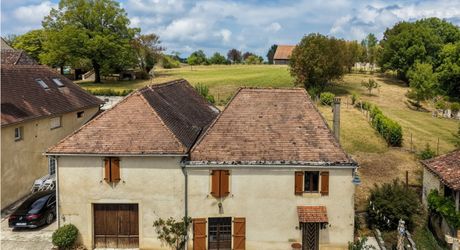 Secteur CATUS - Dans un joli village typique, Maison ancienne et dépendances avec jardin de 398 m²