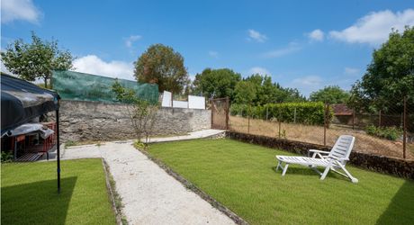 Secteur CATUS - Dans un joli village typique, Maison ancienne et dépendances avec jardin de 398 m²
