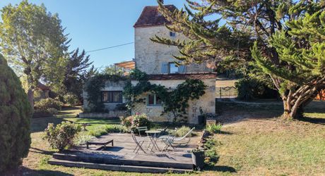 Exclusivité Secteur Gourdon - Magnifique ensemble immobilier de caractère avec dépendances, belle vue et piscine 