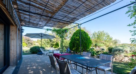 Exclusivité Secteur Gourdon - Magnifique ensemble immobilier de caractère avec dépendances, belle vue et piscine 