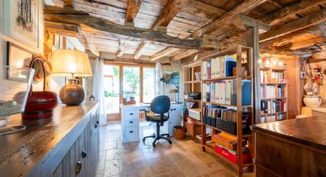 Exclusivité Secteur Gourdon - Magnifique ensemble immobilier de caractère avec dépendances, belle vue et piscine 
