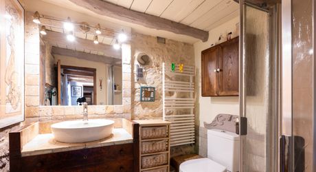 Exclusivité Secteur Gourdon - Magnifique ensemble immobilier de caractère avec dépendances, belle vue et piscine 
