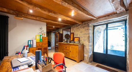 Exclusivité Secteur Gourdon - Magnifique ensemble immobilier de caractère avec dépendances, belle vue et piscine 