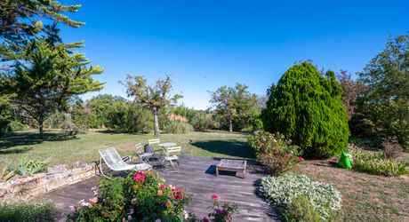 Exclusivité Secteur Gourdon - Magnifique ensemble immobilier de caractère avec dépendances, belle vue et piscine 
