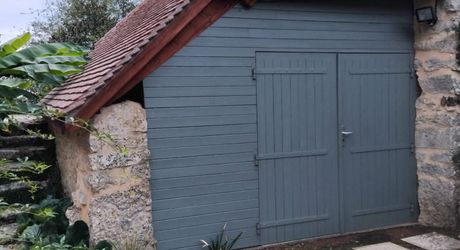 Exclusivité Secteur Gourdon - Magnifique ensemble immobilier de caractère avec dépendances, belle vue et piscine 