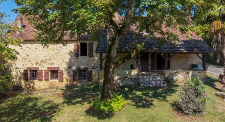 Secteur GOURDON - Propriété de caractère authentique au calme sur 5160 m²