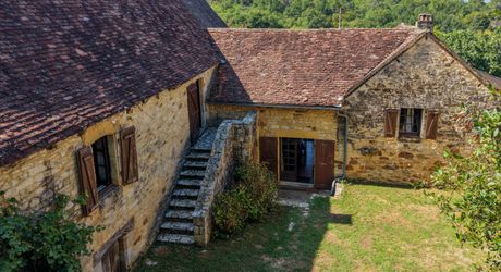 Secteur GOURDON - Propriété de caractère authentique au calme sur 5160 m²