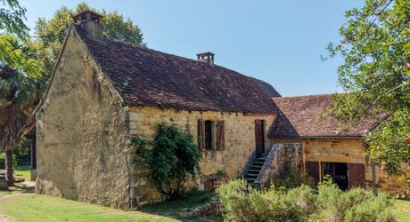 Secteur GOURDON - Propriété de caractère authentique au calme sur 5160 m²