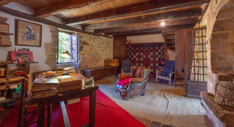 Secteur GOURDON - Propriété de caractère authentique au calme sur 5160 m²