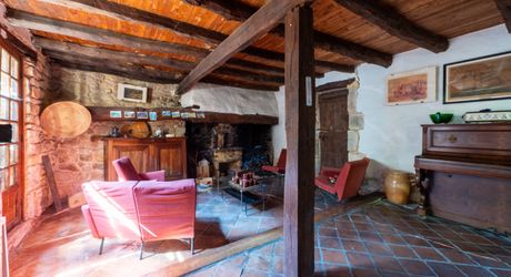 Secteur GOURDON - Propriété de caractère authentique au calme sur 5160 m²