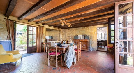 Secteur GOURDON - Propriété de caractère authentique au calme sur 5160 m²