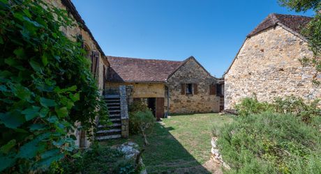 Secteur GOURDON - Propriété de caractère authentique au calme sur 5160 m²
