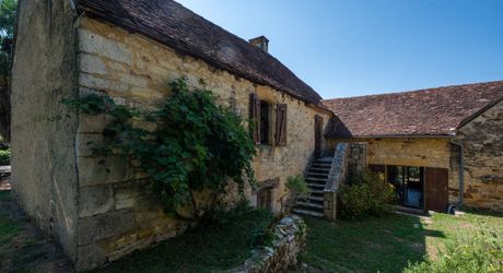 Secteur GOURDON - Propriété de caractère authentique au calme sur 5160 m²