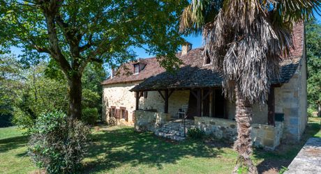 Secteur GOURDON - Propriété de caractère authentique au calme sur 5160 m²
