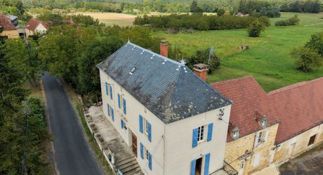 Secteur GOURDON - Agréable et lumineuse Maison ancienne - 3 chambres avec jardin proche commerces 