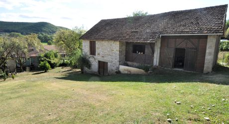  Maison de caractère avec gîte, grange et piscine sur environ 1 ha