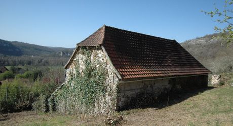 En vallée du Célé Grange à aménager d'environ 130 m²