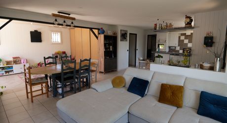 Maison contemporaine plain pied sur terrain 2800 m² à 10 mn de FIGEAC