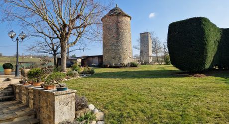 Maison de caractère rénovée avec gîte et piscine