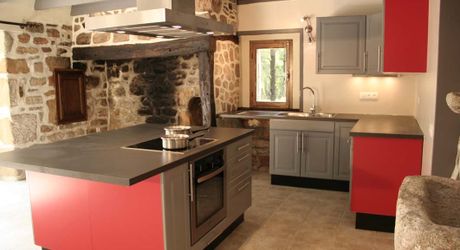 Maison en pierre, 3 chambres avec terrain, proche Lacapelle Marival
