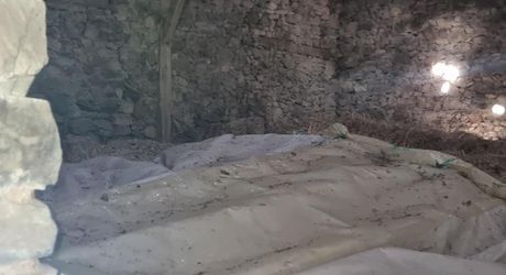 Ensemble en pierres à restaurer à une quinzaine de minutes de Figeac