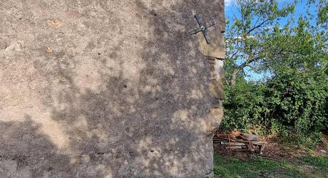 Ensemble en pierres à restaurer à une quinzaine de minutes de Figeac