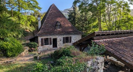SECTEUR FIGEAC - Charmante maison en pierre - 143 m² 
