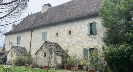 Propriété de caractère en pierre avec dépendances et piscine – SECTEUR LIVERNON