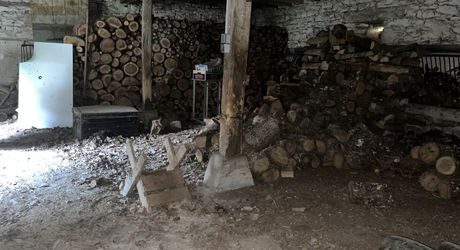 Propriété de caractère en pierre avec dépendances et piscine – SECTEUR LIVERNON