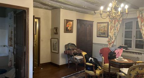 Propriété de caractère en pierre avec dépendances et piscine – SECTEUR LIVERNON