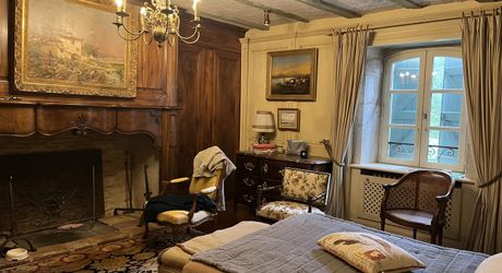 Propriété de caractère en pierre avec dépendances et piscine – SECTEUR LIVERNON