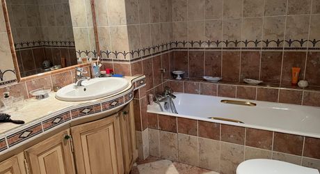 Propriété de caractère en pierre avec dépendances et piscine – SECTEUR LIVERNON