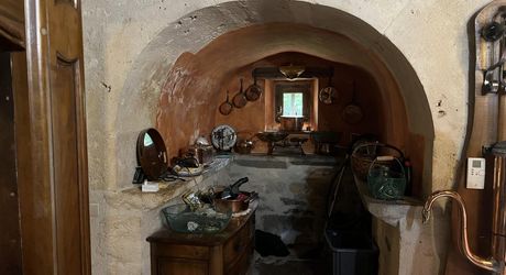 Propriété de caractère en pierre avec dépendances et piscine – SECTEUR LIVERNON