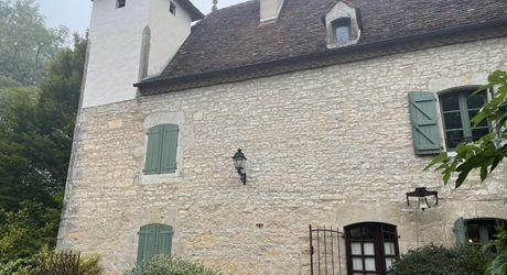 Propriété de caractère en pierre avec dépendances et piscine – SECTEUR LIVERNON