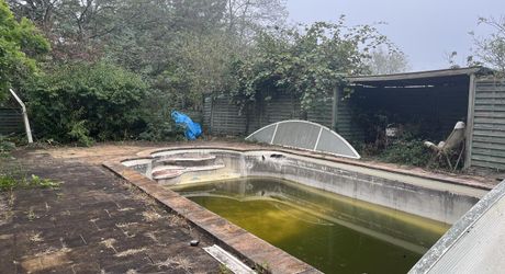 Propriété de caractère en pierre avec dépendances et piscine – SECTEUR LIVERNON