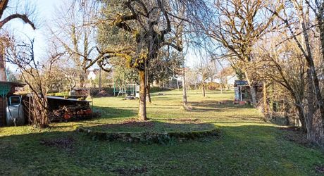 Maison de Maître avec terrain arboré - Proche de Figeac -