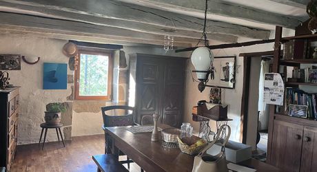 Maison et dépendances dans un cadre privilégié, loin des nuisances