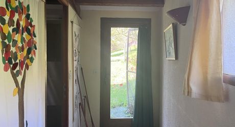 Maison et dépendances dans un cadre privilégié, loin des nuisances