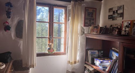 Maison et dépendances dans un cadre privilégié, loin des nuisances