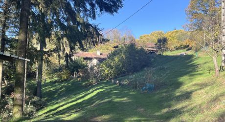 Maison et dépendances dans un cadre privilégié, loin des nuisances