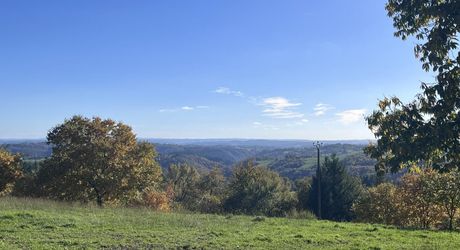 Maison et dépendances dans un cadre privilégié, loin des nuisances