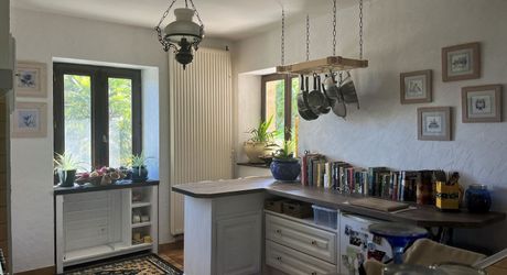 SECTEUR CAJARC - Maison de caractère en pierre avec garage, grand terrain, piscine et jacuzzi