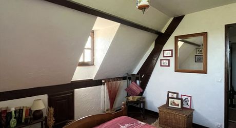 SECTEUR CAJARC - Maison de caractère en pierre avec garage, grand terrain, piscine et jacuzzi