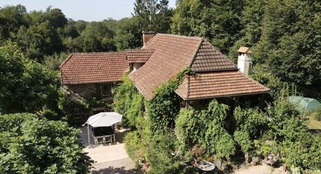 SECTEUR LACAPELLE-MARIVAL - Maison quercynoise de 205 m² avec piscine et terrain de 4.5 hectares